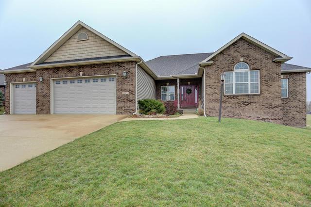 1505 Woodberry Dr., Mahomet, IL 61853