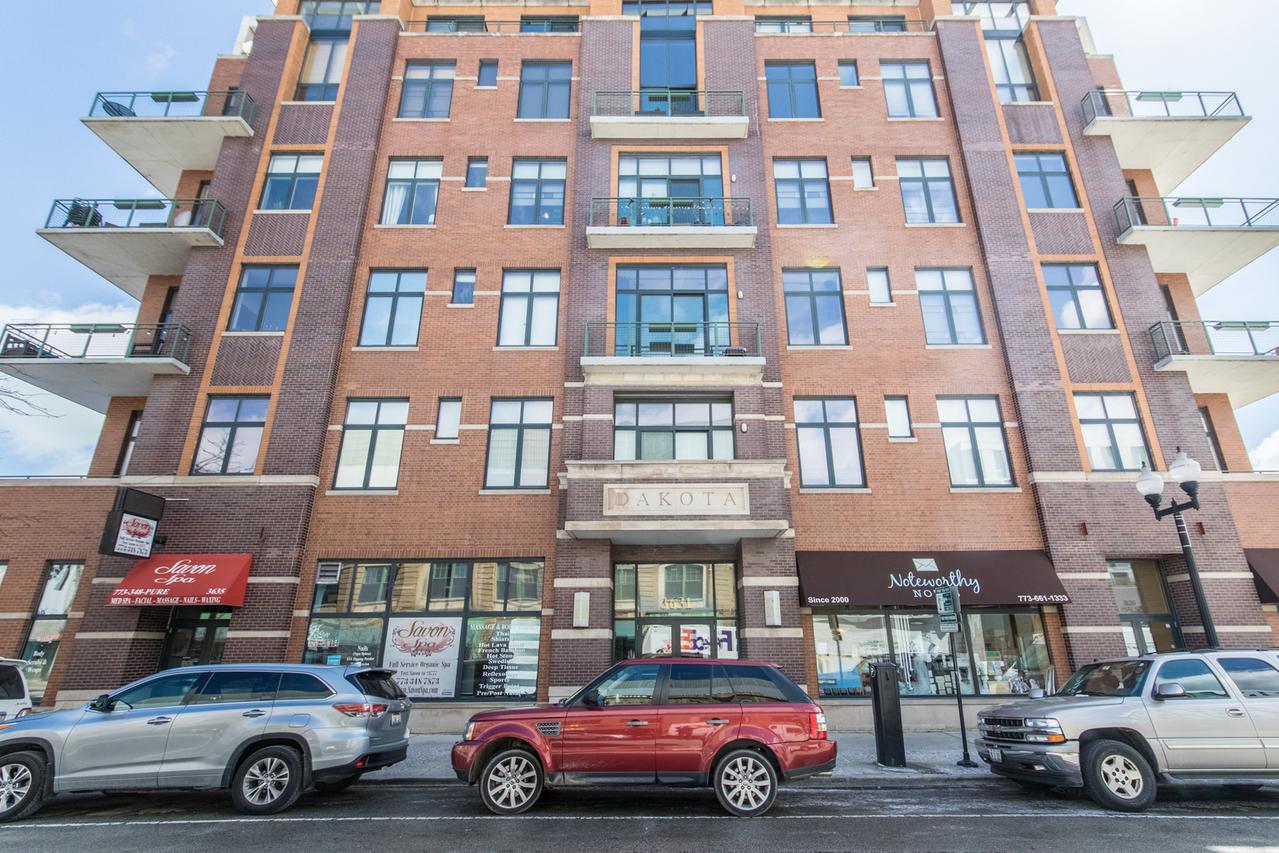 3631 N Halsted St. #208, Chicago, IL 60613