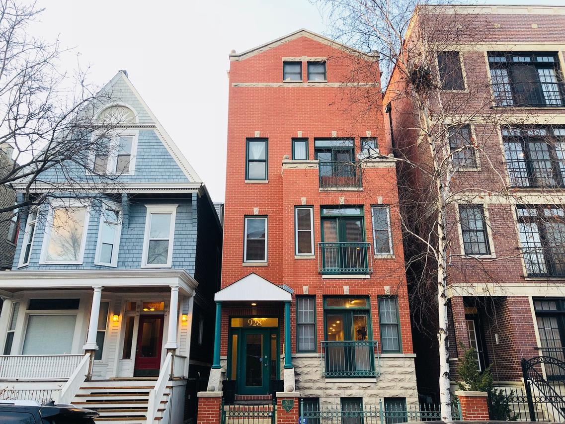 928 W Roscoe St. #2, Chicago, IL 60657