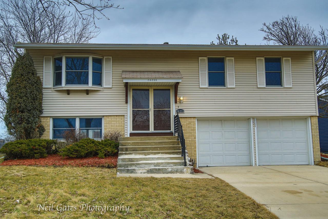 20255 S Greenfield Ln., Frankfort, IL 60423
