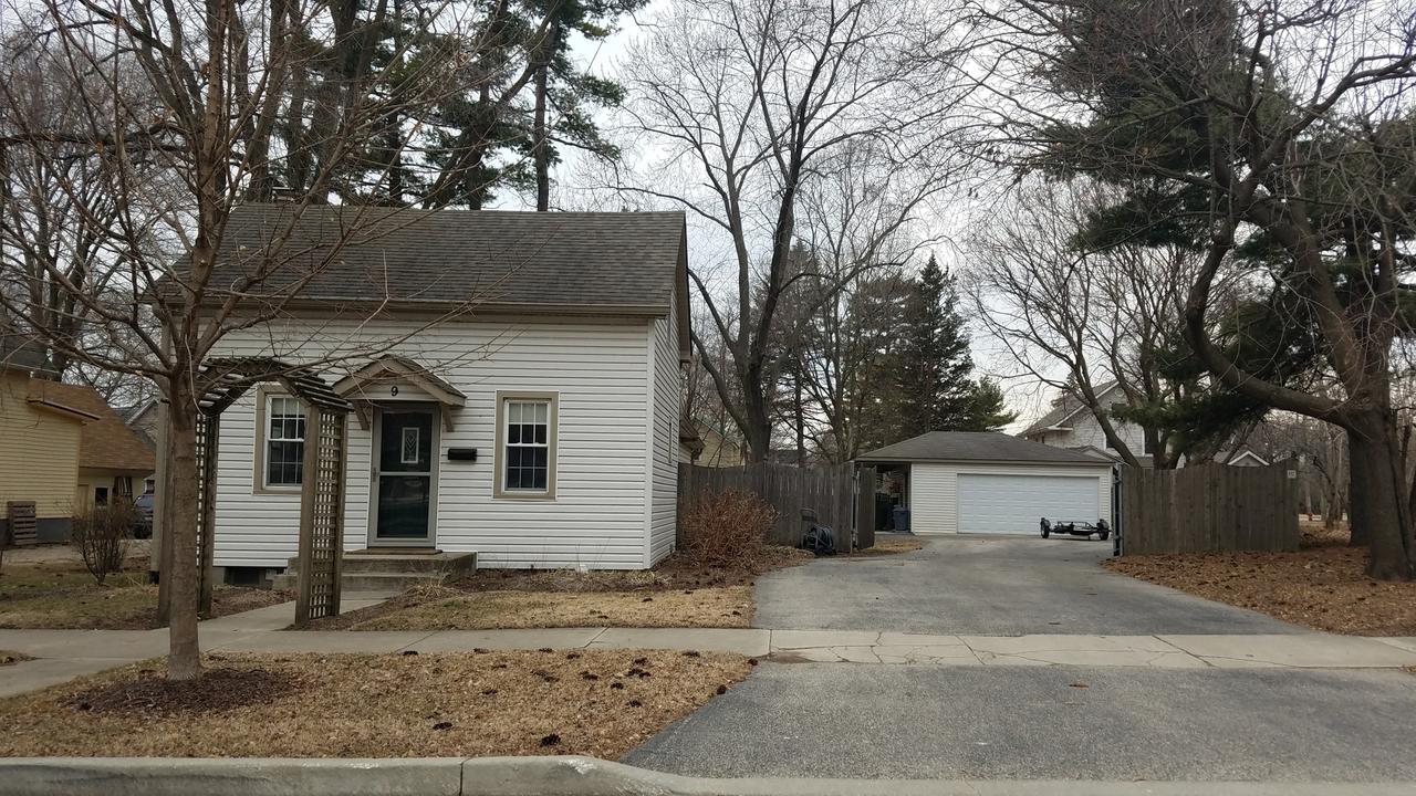 9 King William St., East Dundee, IL 60118