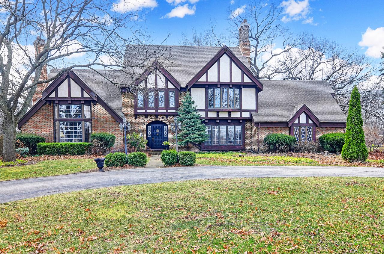 68 Horseshoe Ln., Lemont, IL 60439