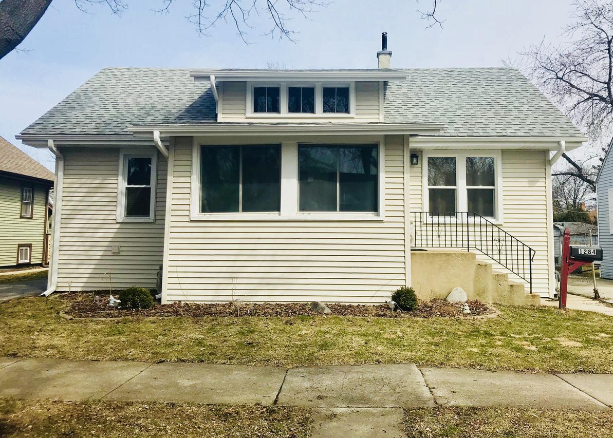1284 Campbell Ave., Des Plaines, IL 60016