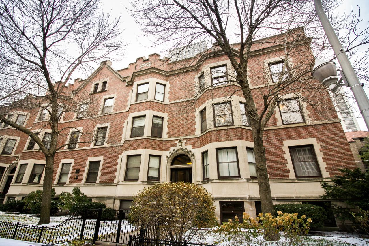 719 W Bittersweet Pl. #L5, Chicago, IL 60613