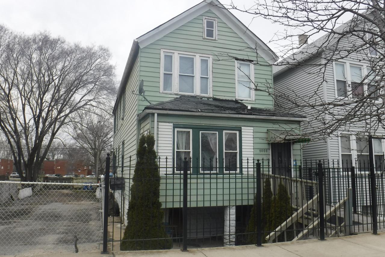 8808 S Buffalo Ave., Chicago, IL 60617
