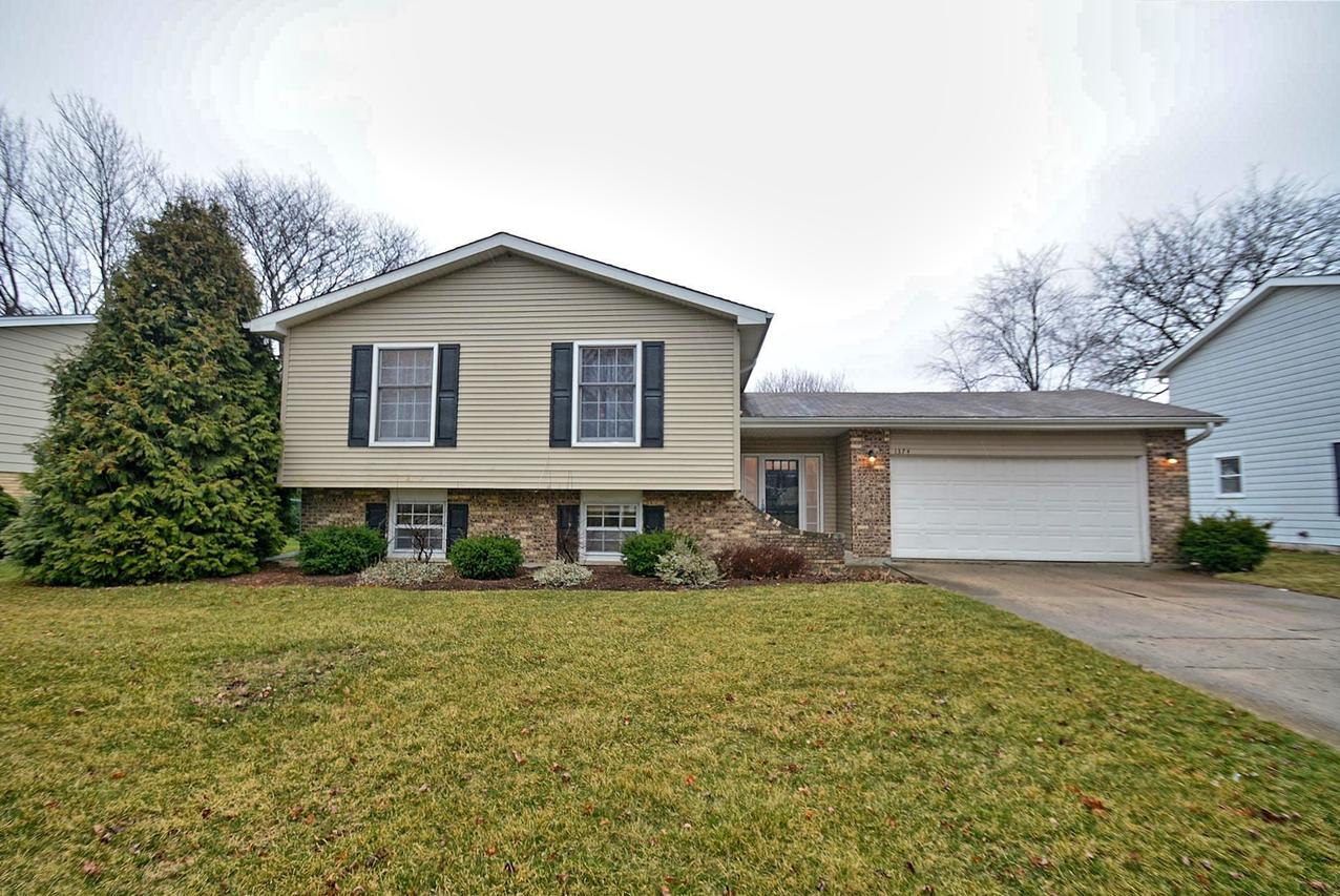 1374 Brentwood Ln., Wheaton, IL 60189