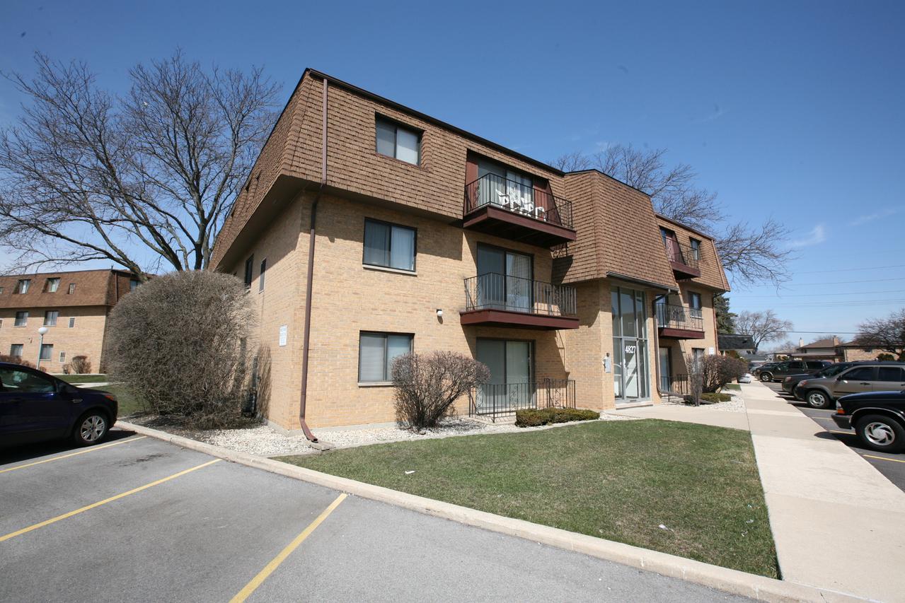 4827 W 109th St. #303, Oak Lawn, IL 60453