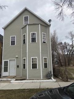 2016 W James St., Chicago, IL 60609