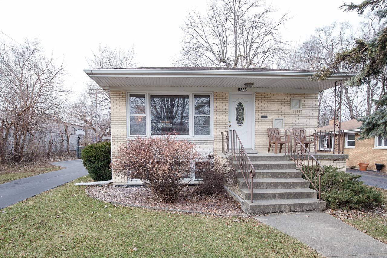 9836 Normandy Ave., Oak Lawn, IL 60453