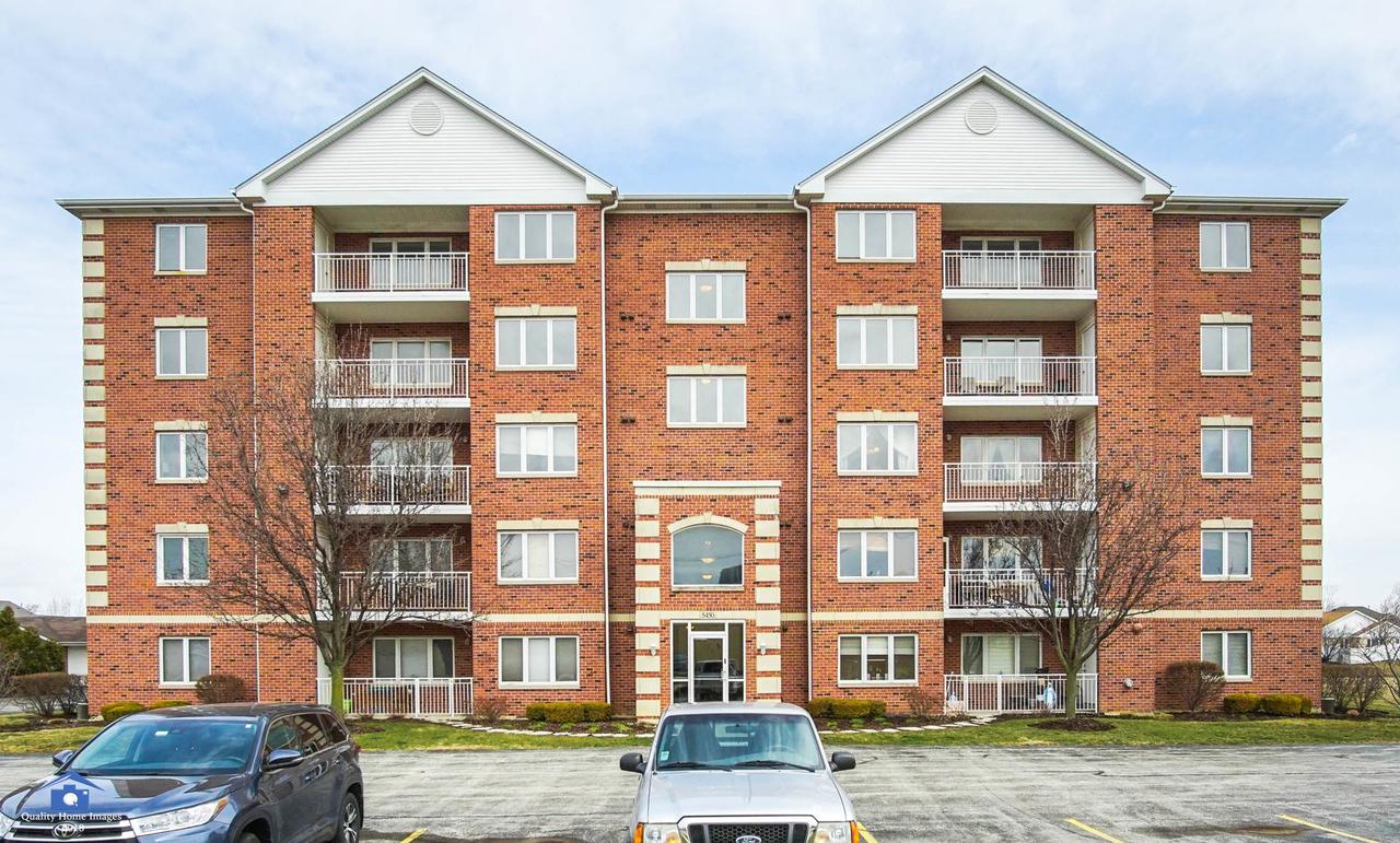 5450 115th St. #302, Oak Lawn, IL 60453