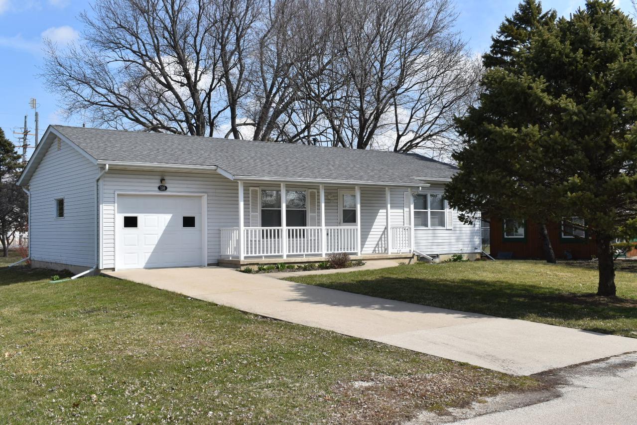 138 W Pine St., Somonauk, IL 60552
