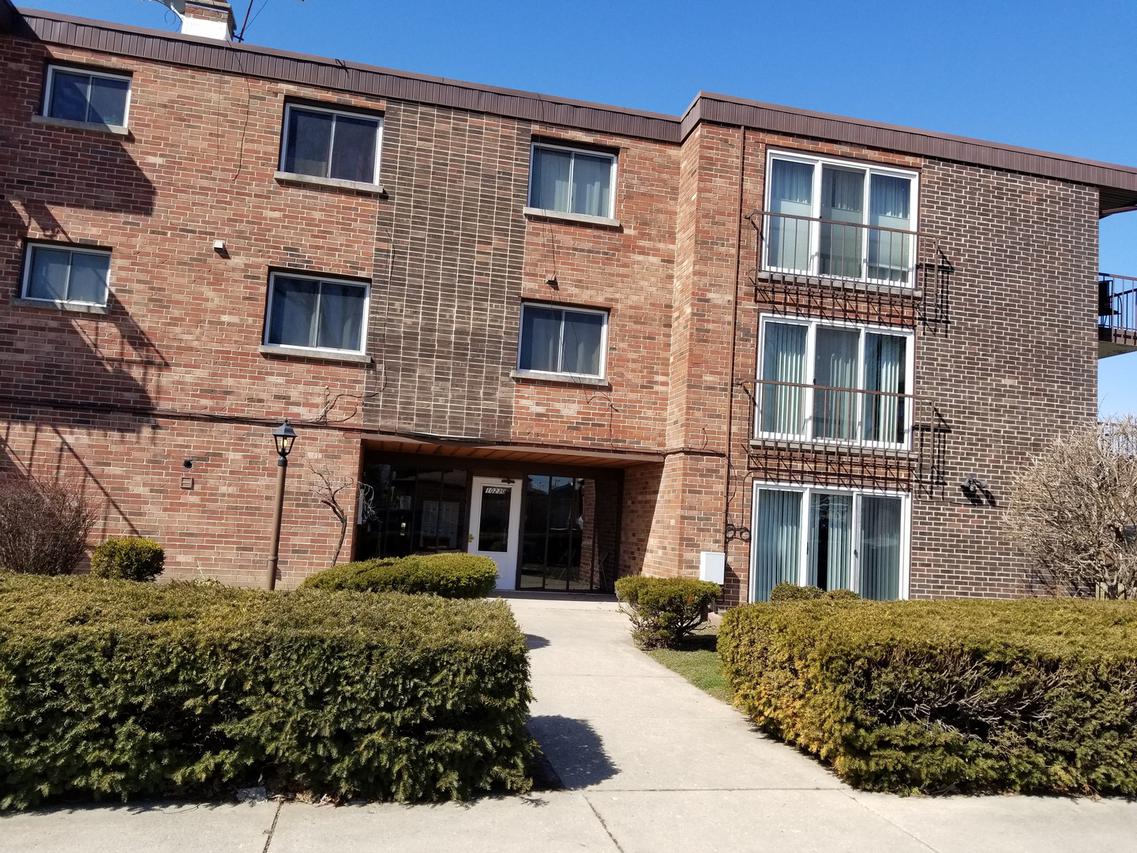 10230 Washington Ave. #1D, Oak Lawn, IL 60453