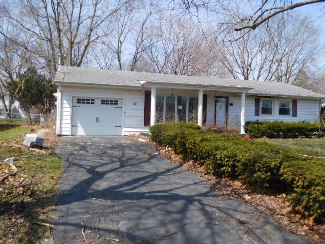 10 Heiser Dr., Fisher, IL 61843