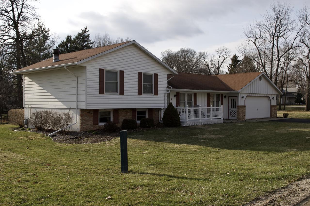 2 Southgate Dr., Sheffield, IL 61361
