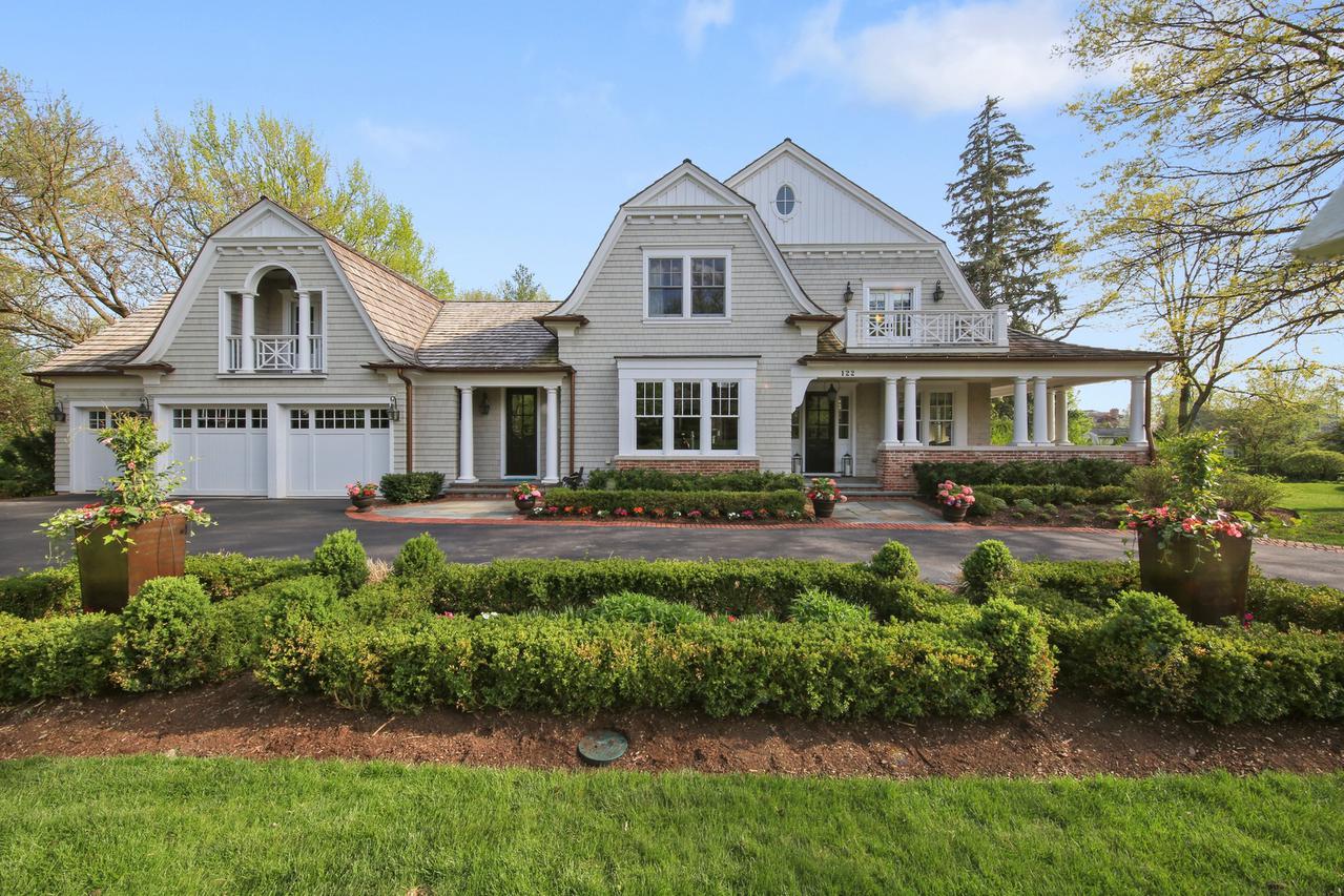 122 W 9th St., Hinsdale, IL 60521