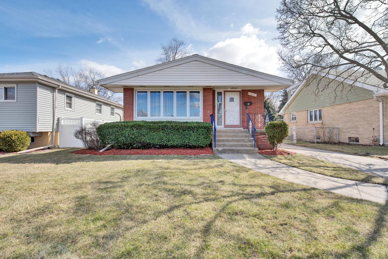 10117 Maple Ave., Oak Lawn, IL 60453