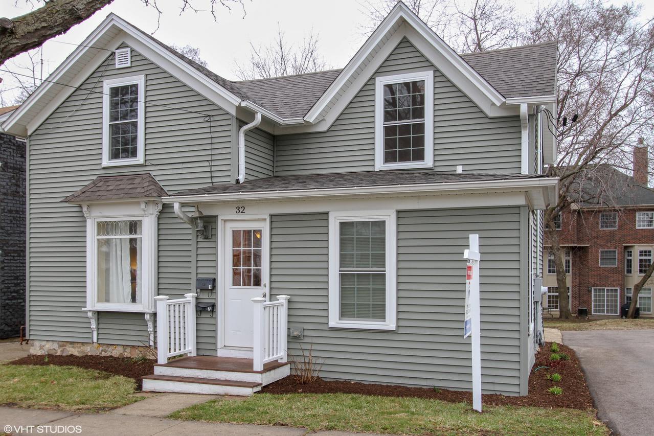 32 Brink St., Crystal Lake, IL 60014