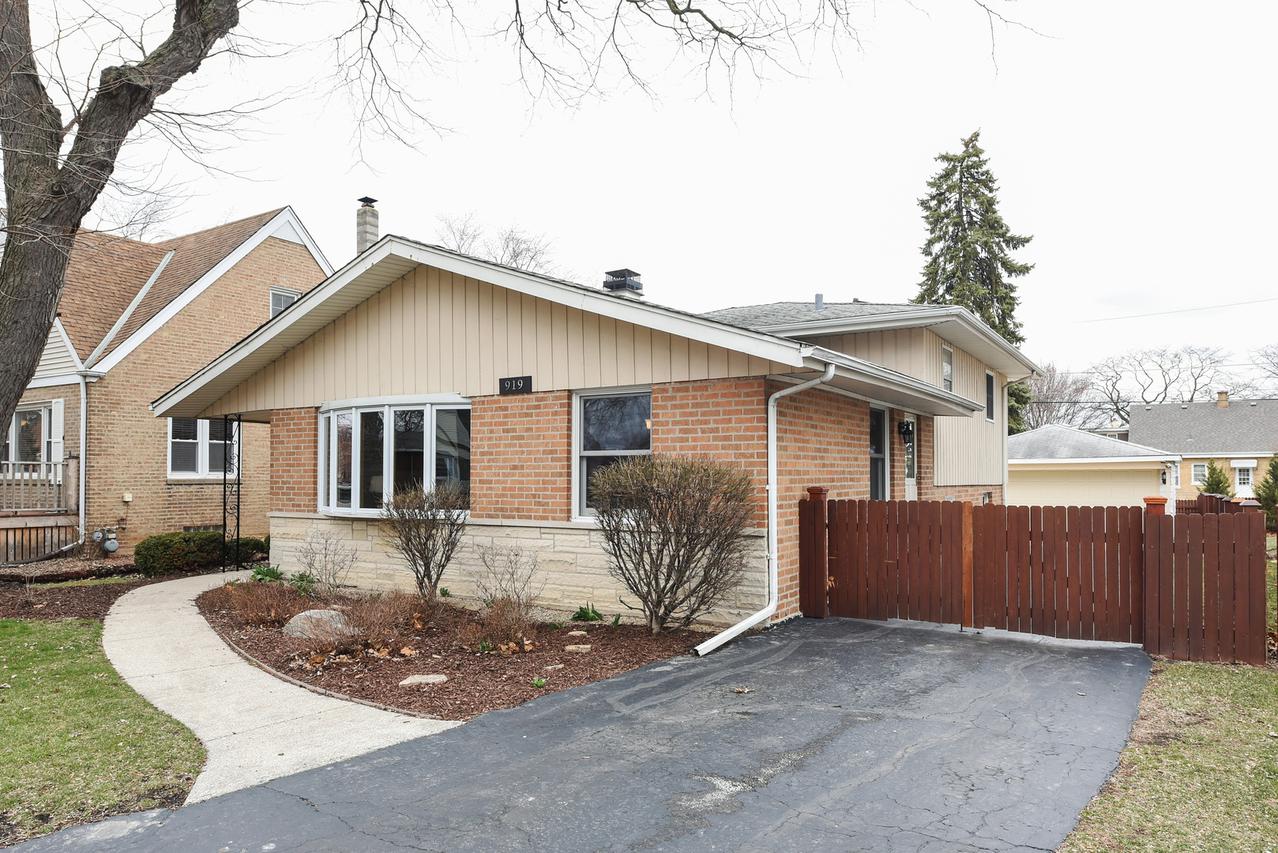 919 7th Ave., La Grange, IL 60525
