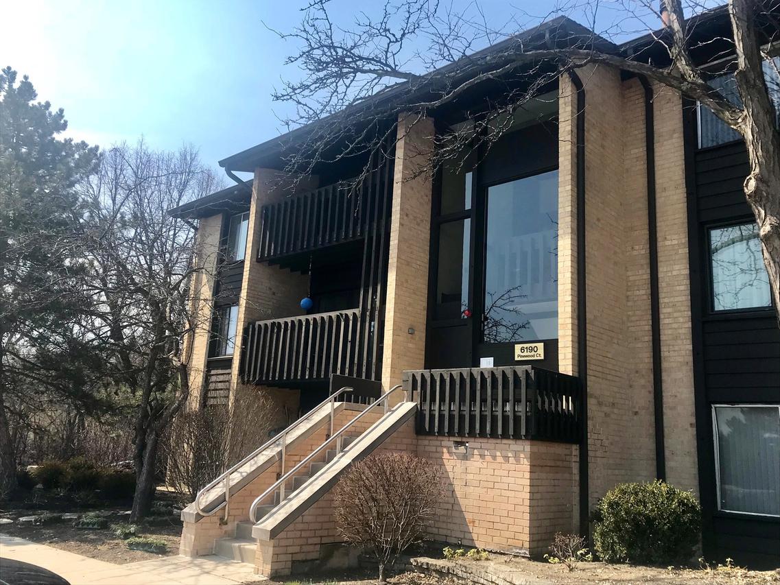 6190 Pinewood Ct. #301, Willowbrook, IL 60527