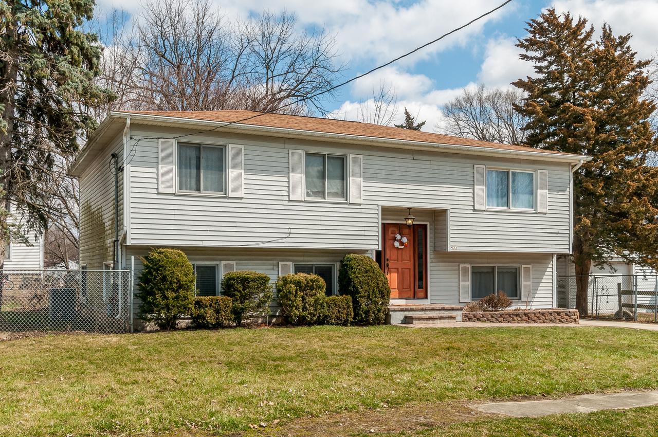 433 N Gage St., Somonauk, IL 60552