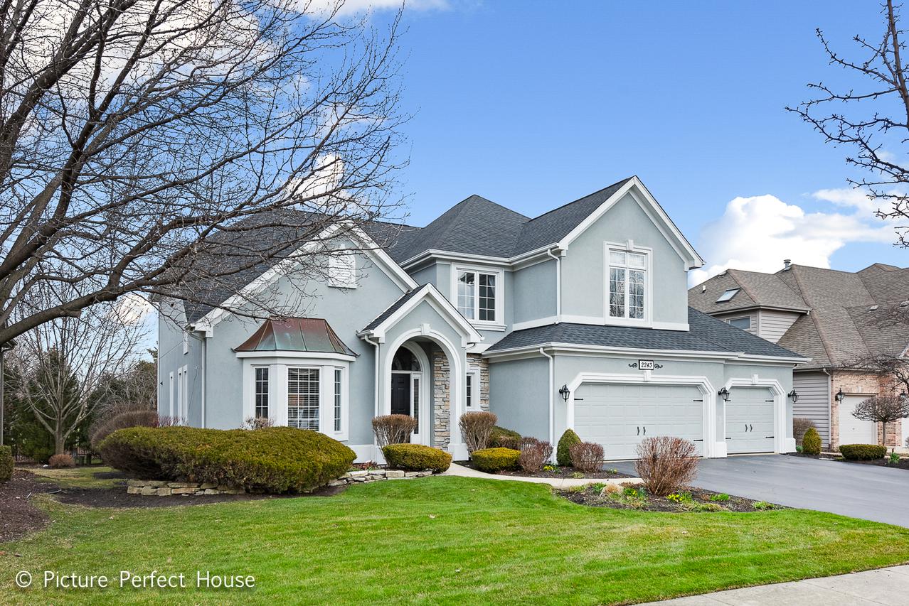 2243 Fox Boro Ln., Naperville, IL 60564