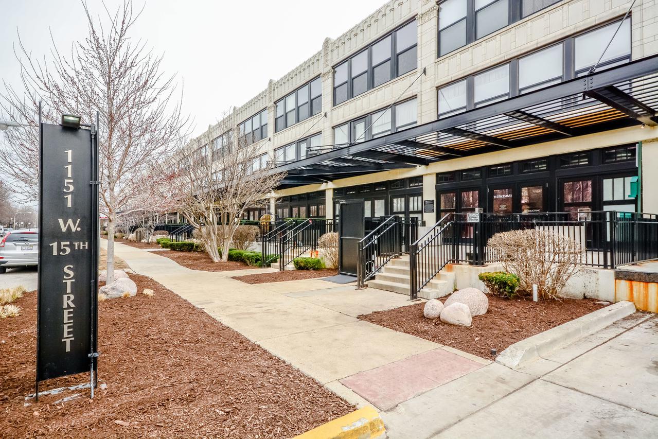1151 W 15th St. #404, Chicago, IL 60608