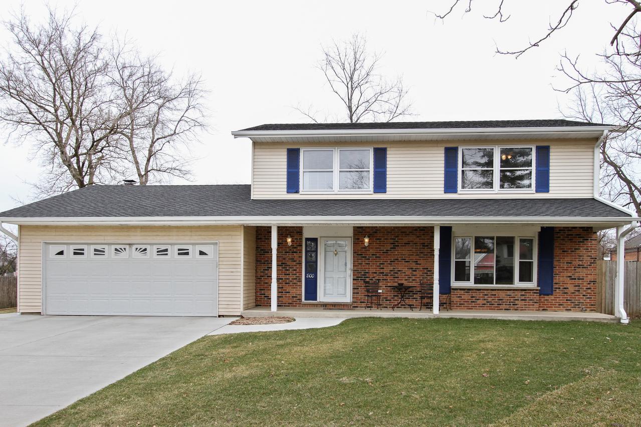 800 Braemar Dr., Mundelein, IL 60060