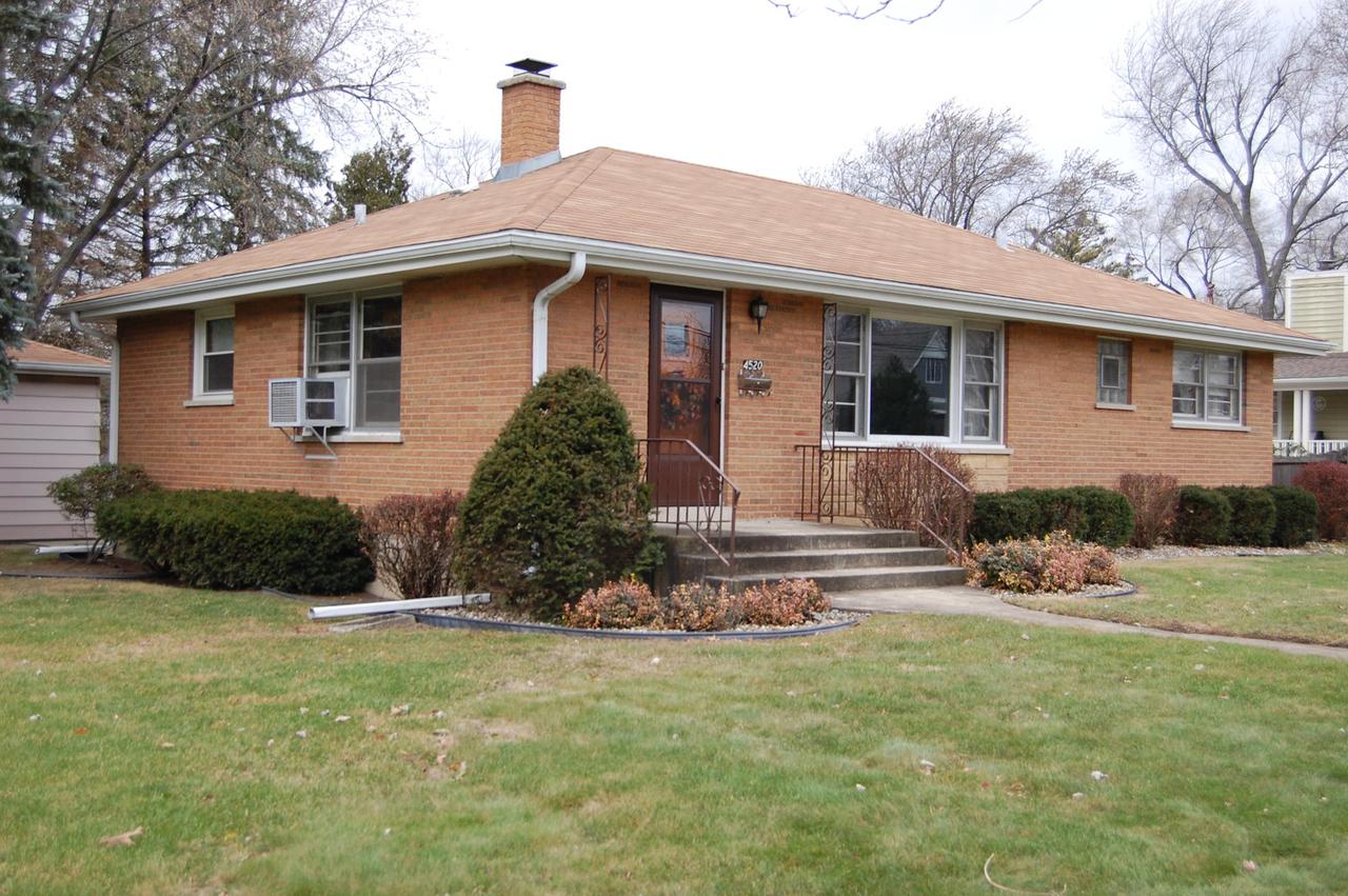4520 Cumnor Rd., Downers Grove, IL 60515
