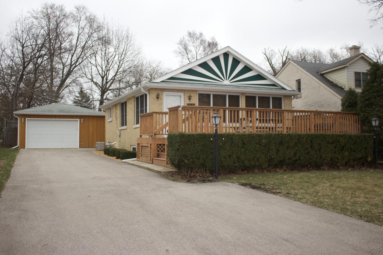 33871 N Prospect Dr., Gages Lake, IL 60030