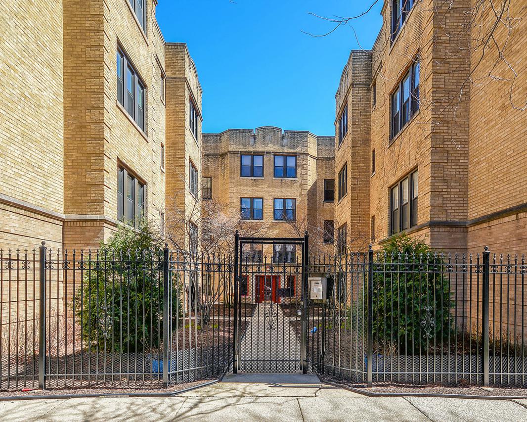 2950 W Montrose Ave. #2, Chicago, IL 60625