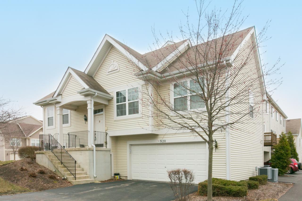 920 Emerald Dr., Pingree Grove, IL 60140