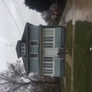 1017 Solfisburg Ave., Aurora, IL 60505