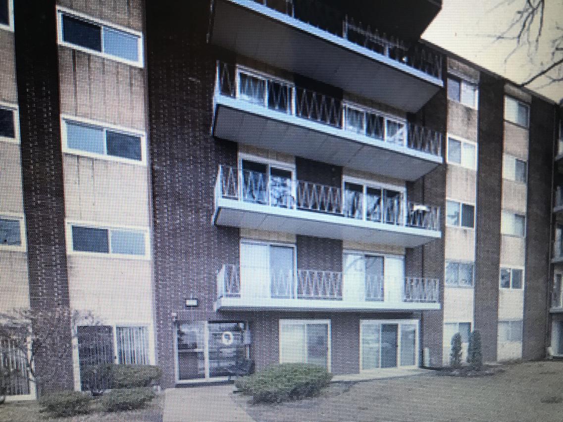 2900 Maple Ave. #11E, Downers Grove, IL 60515
