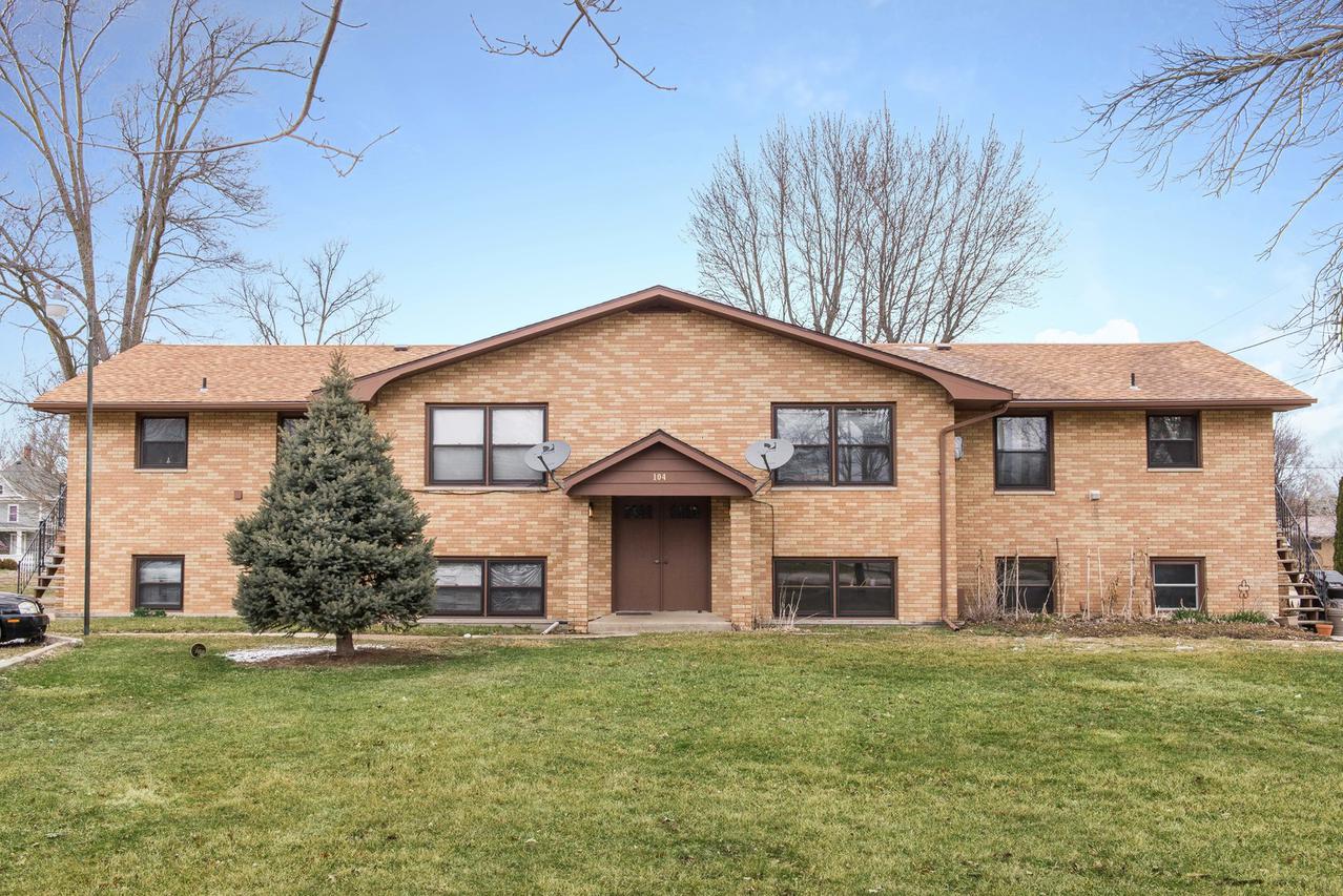 104 S 2nd St., Kirkland, IL 60146