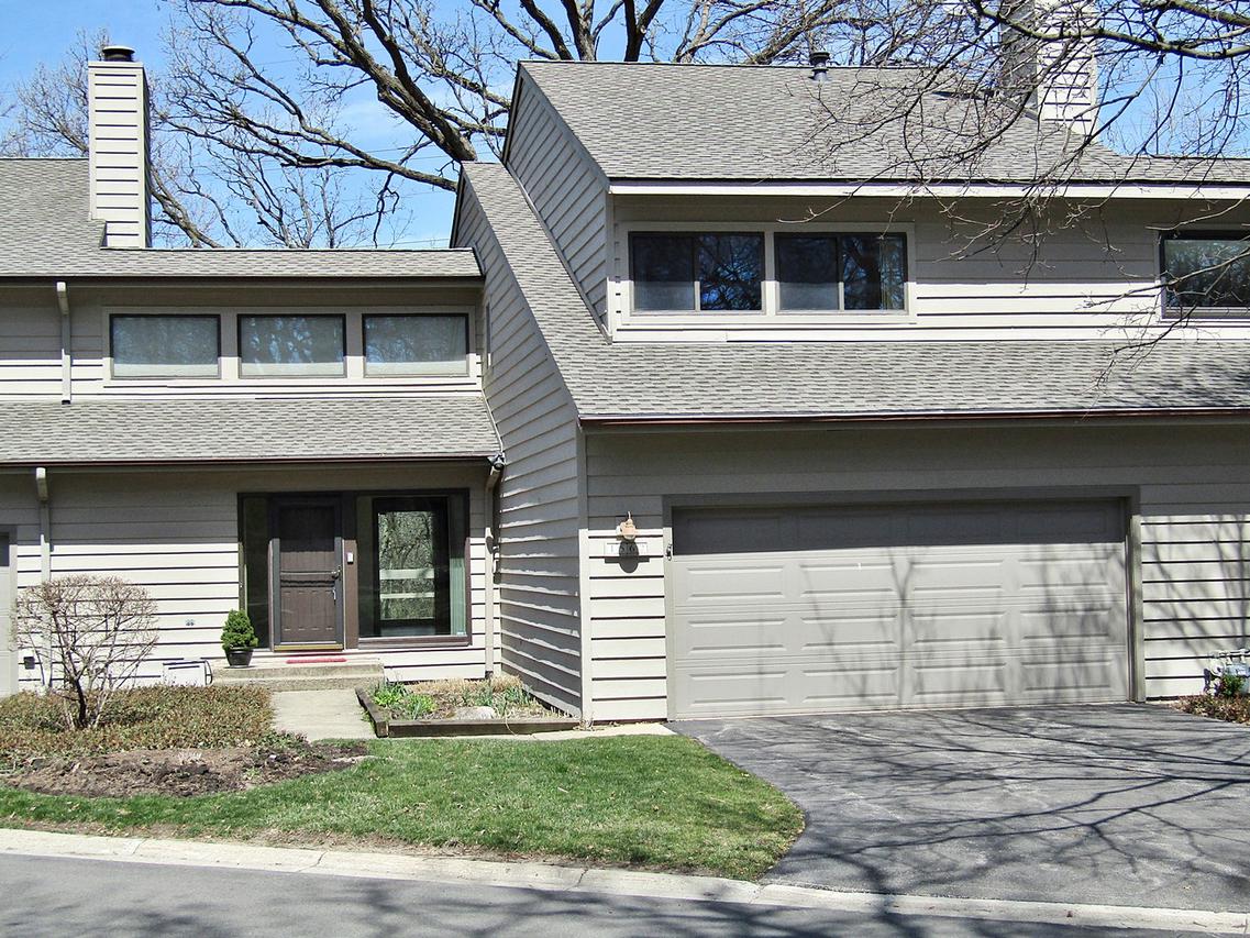 1562 Kirkwood Dr., Geneva, IL 60134