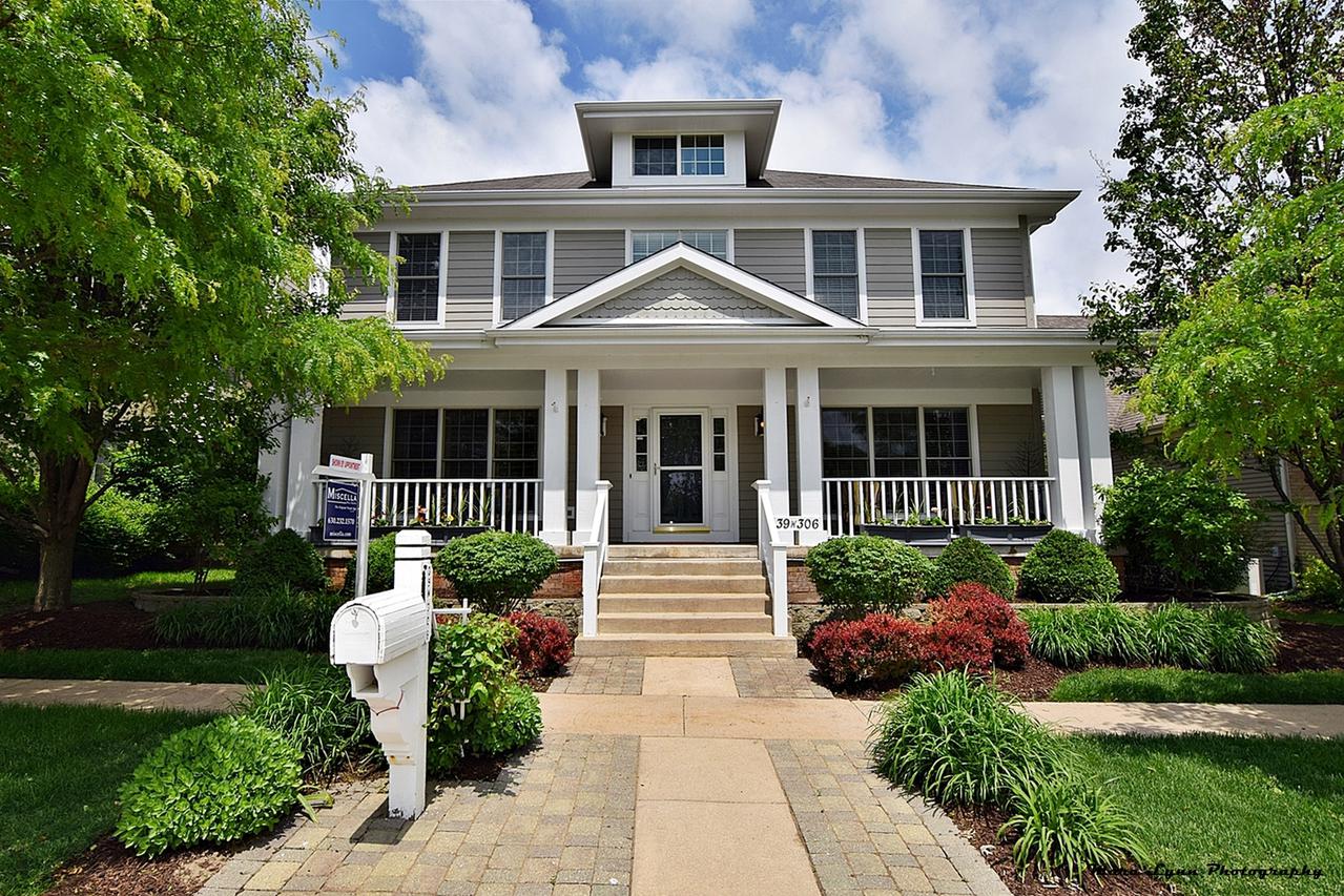 39W306 Armstrong Ln., Geneva, IL 60134