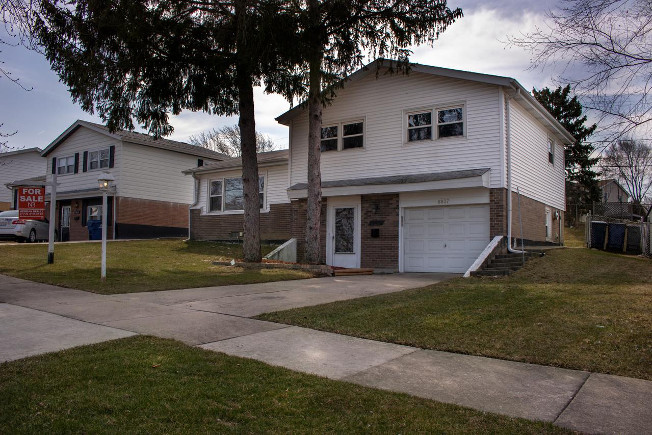 8837 W 92nd St., Hickory Hills, IL 60457