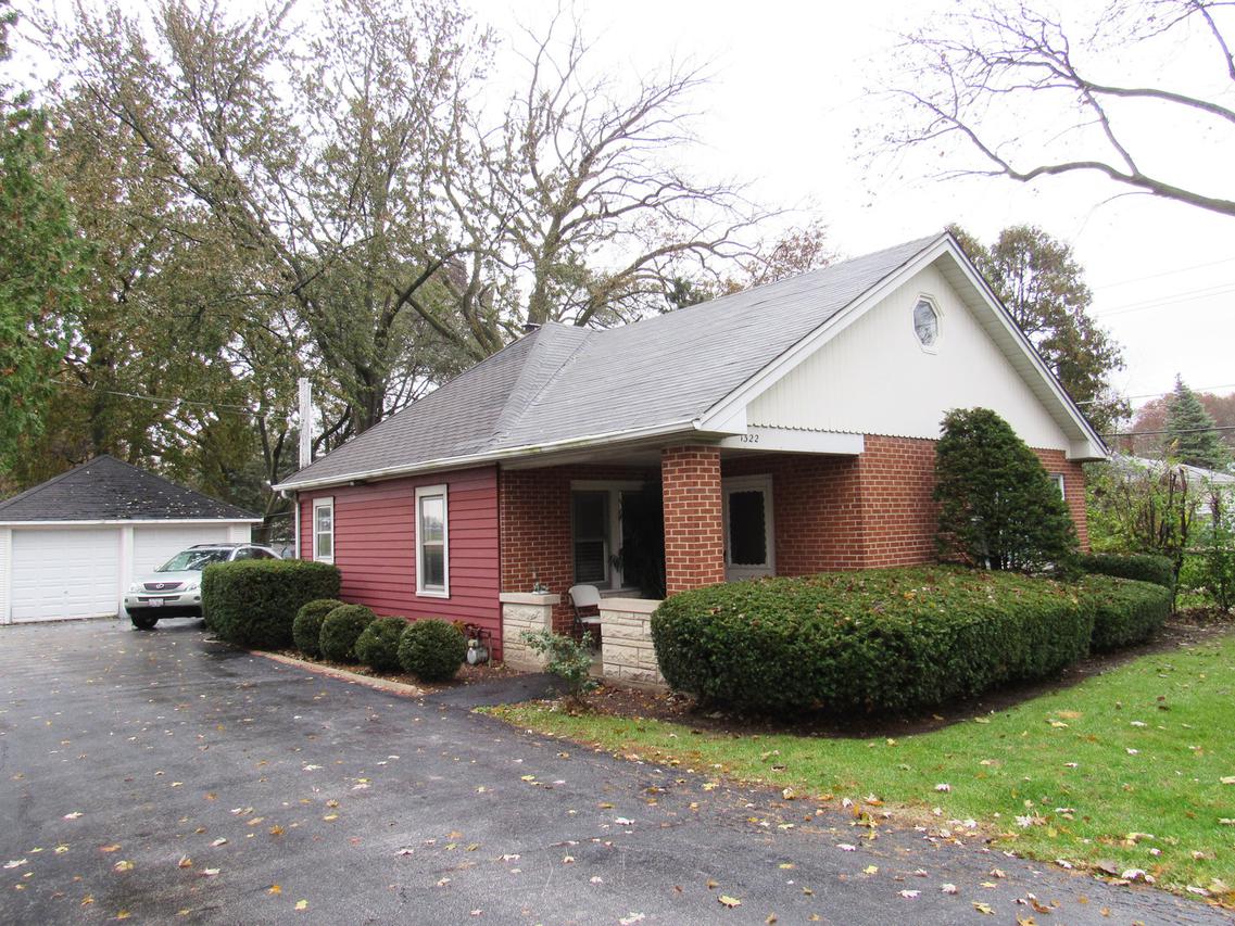1322 W Central Rd., Mount Prospect, IL 60056