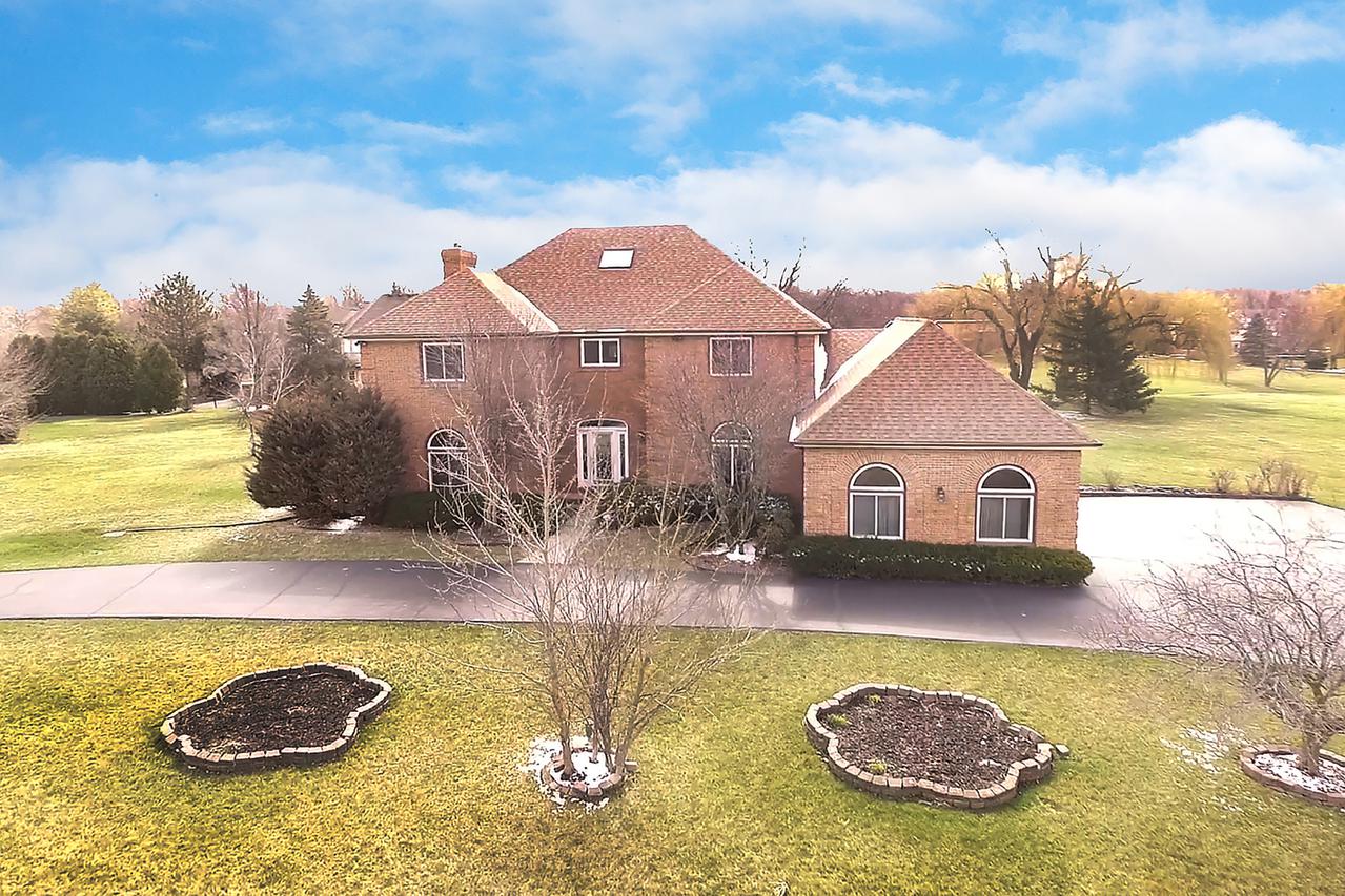 54 Seneca Ave., Hawthorn Woods, IL 60047