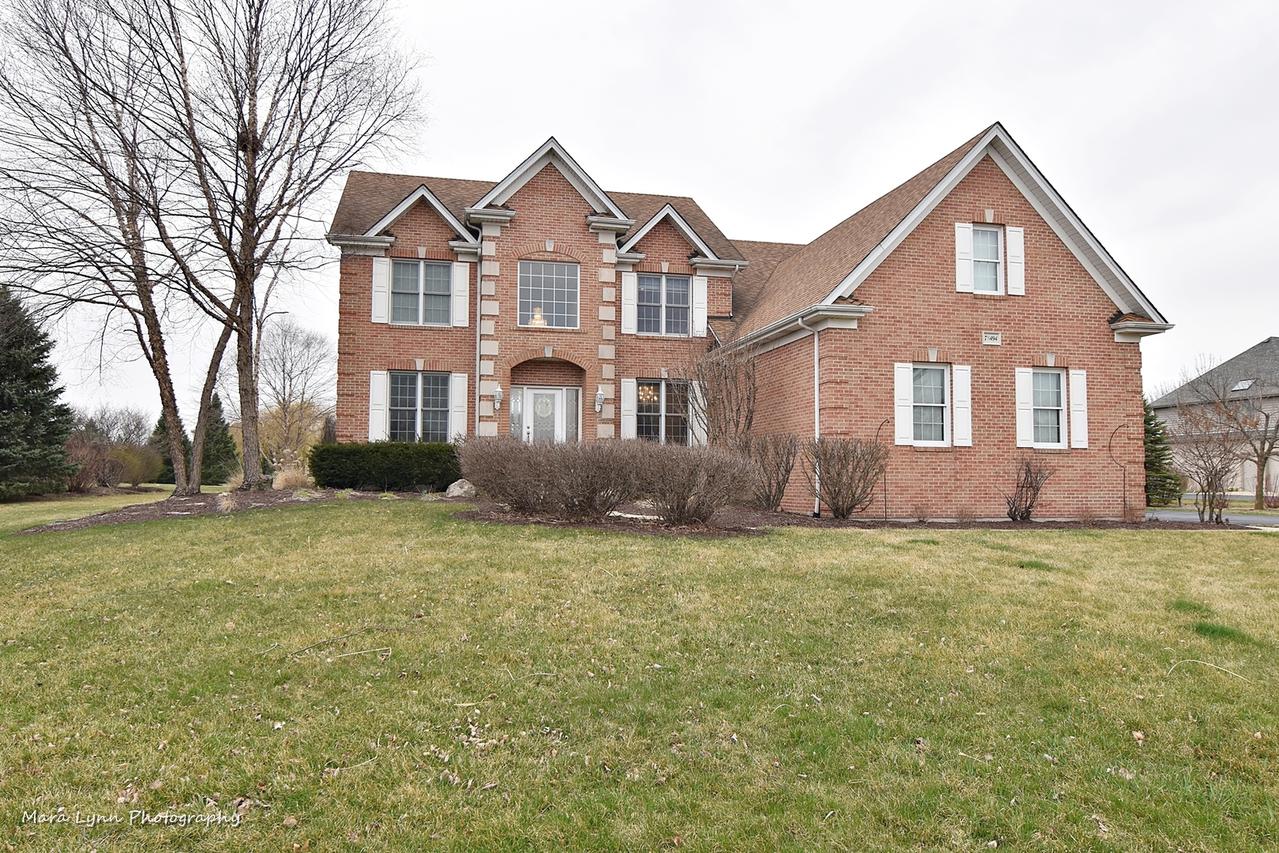 7N494 Foxglove Ct., St. Charles, IL 60175