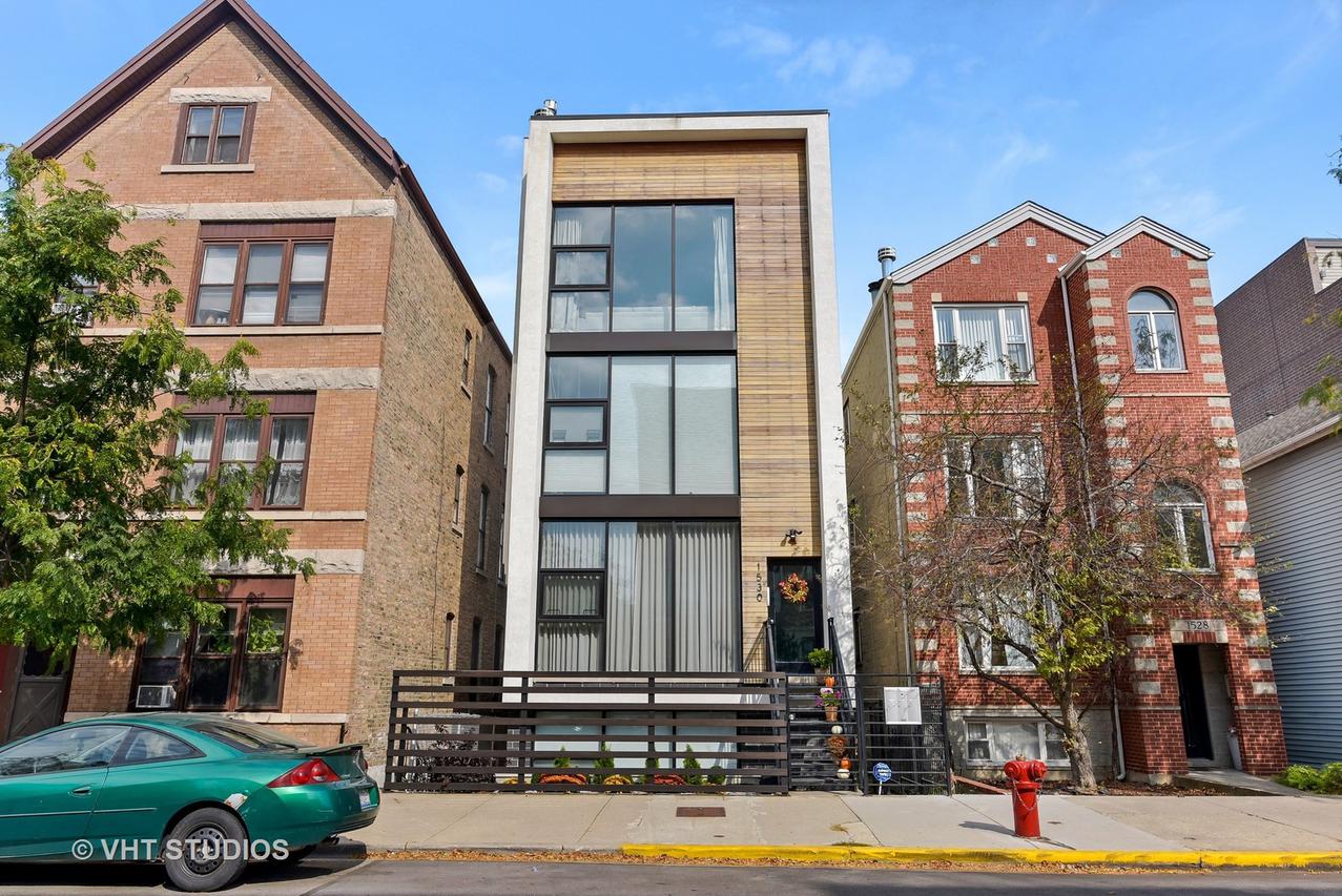 1530 W Chestnut St. #3, Chicago, IL 60642