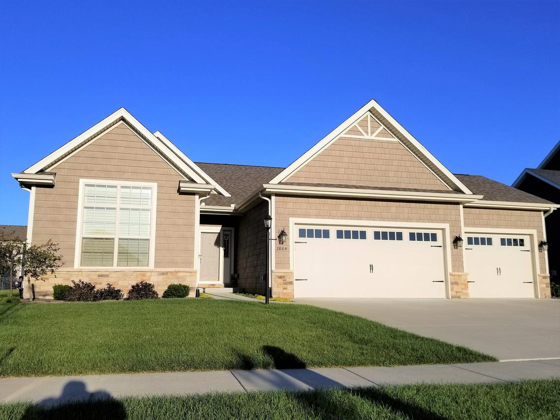 2004 Max Run Dr., Champaign, IL 61822