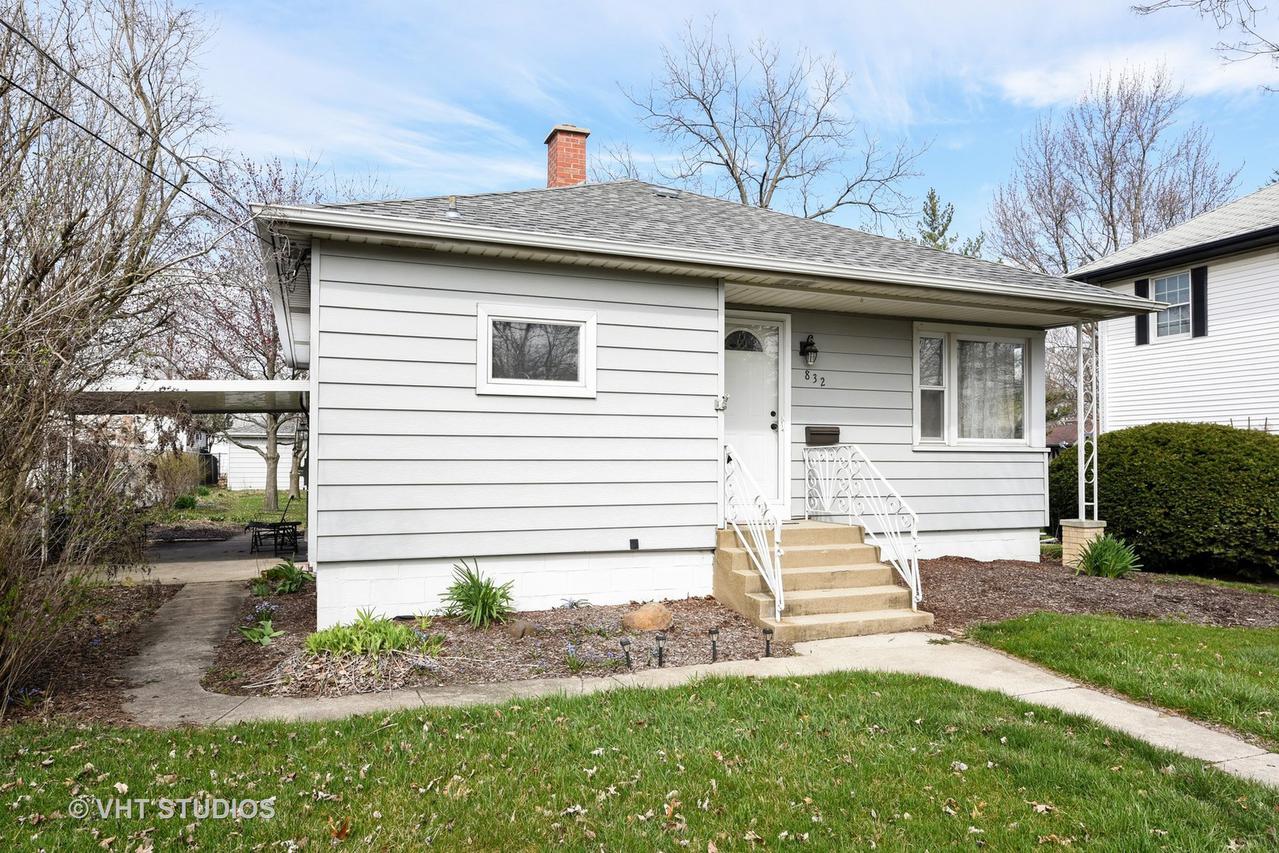 832 John St., Lemont, IL 60439