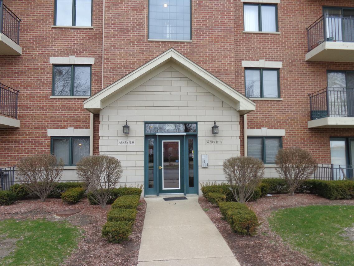 3720 W 111th St. #102, Chicago, IL 60655