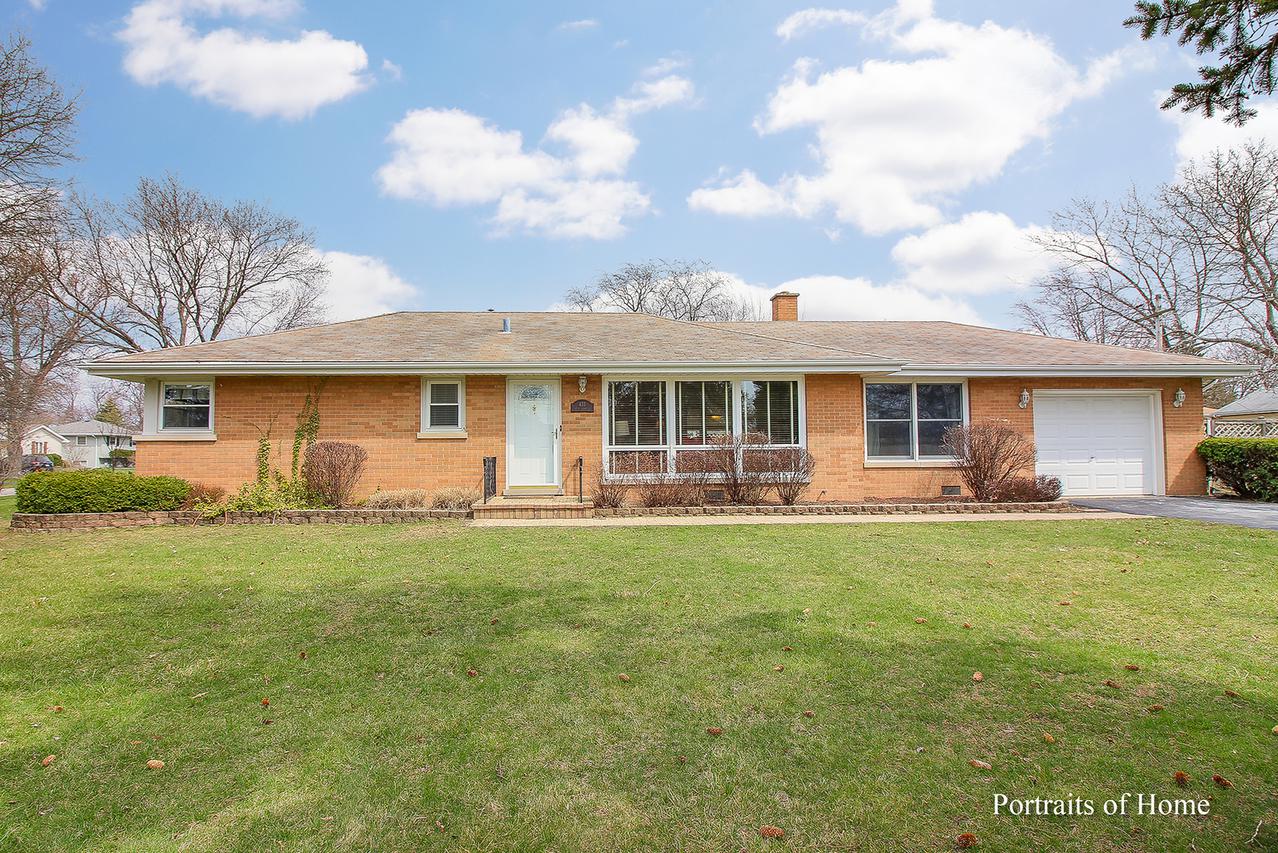433 S Adams St., Westmont, IL 60559