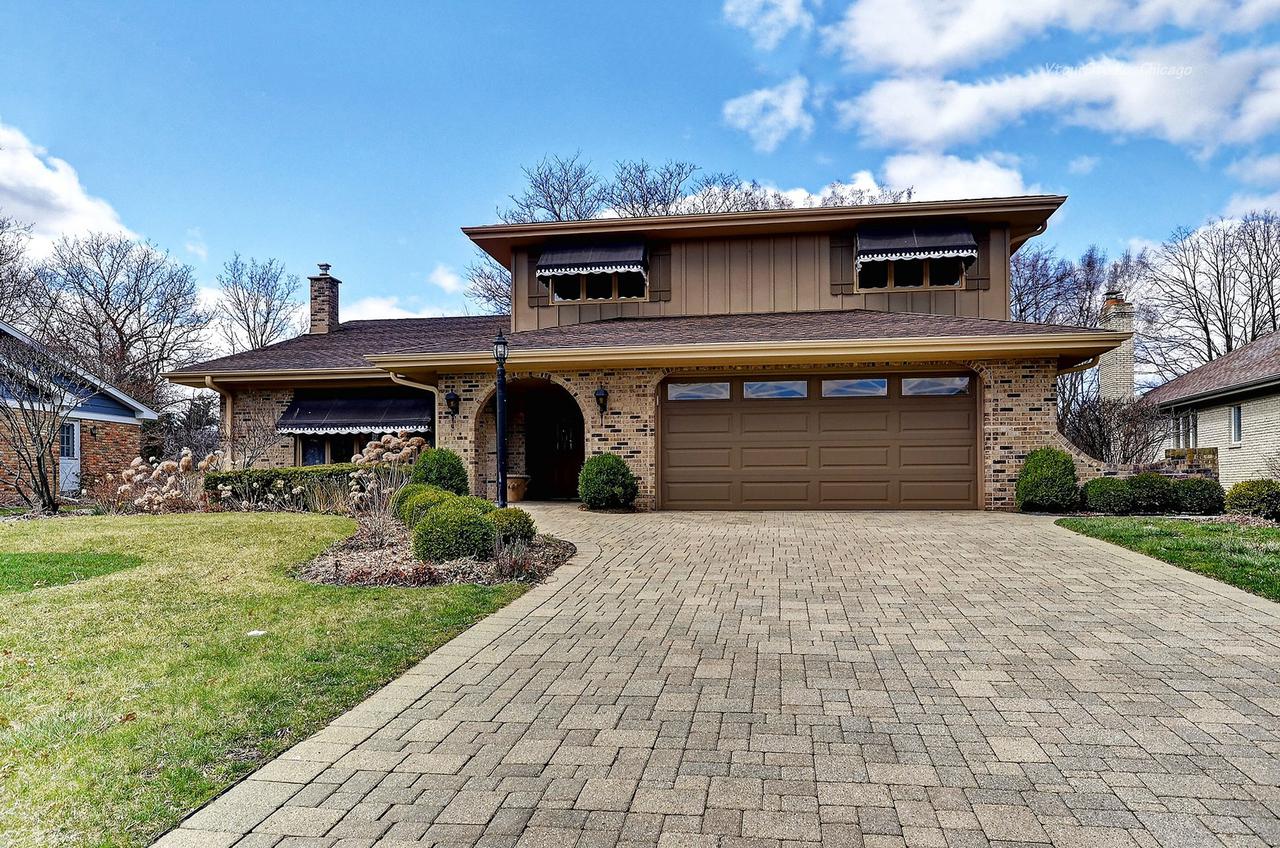 8412 Clynderven Rd., Burr Ridge, IL 60527