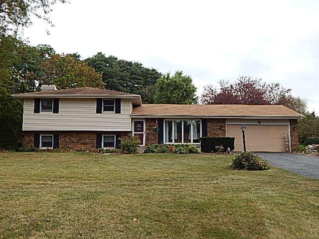 8351 Mark Dr., Roscoe, IL 61073