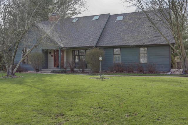 402 Deer Run Dr., Mahomet, IL 61853