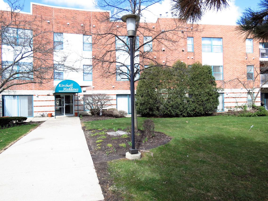 3265 Kirchoff Rd. #218, Rolling Meadows, IL 60008