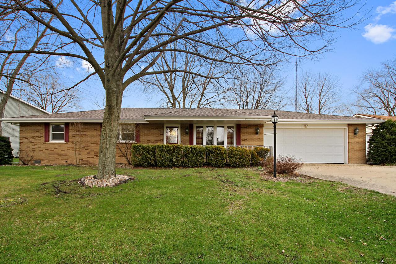 1274 N Erickson Dr., Kankakee, IL 60901